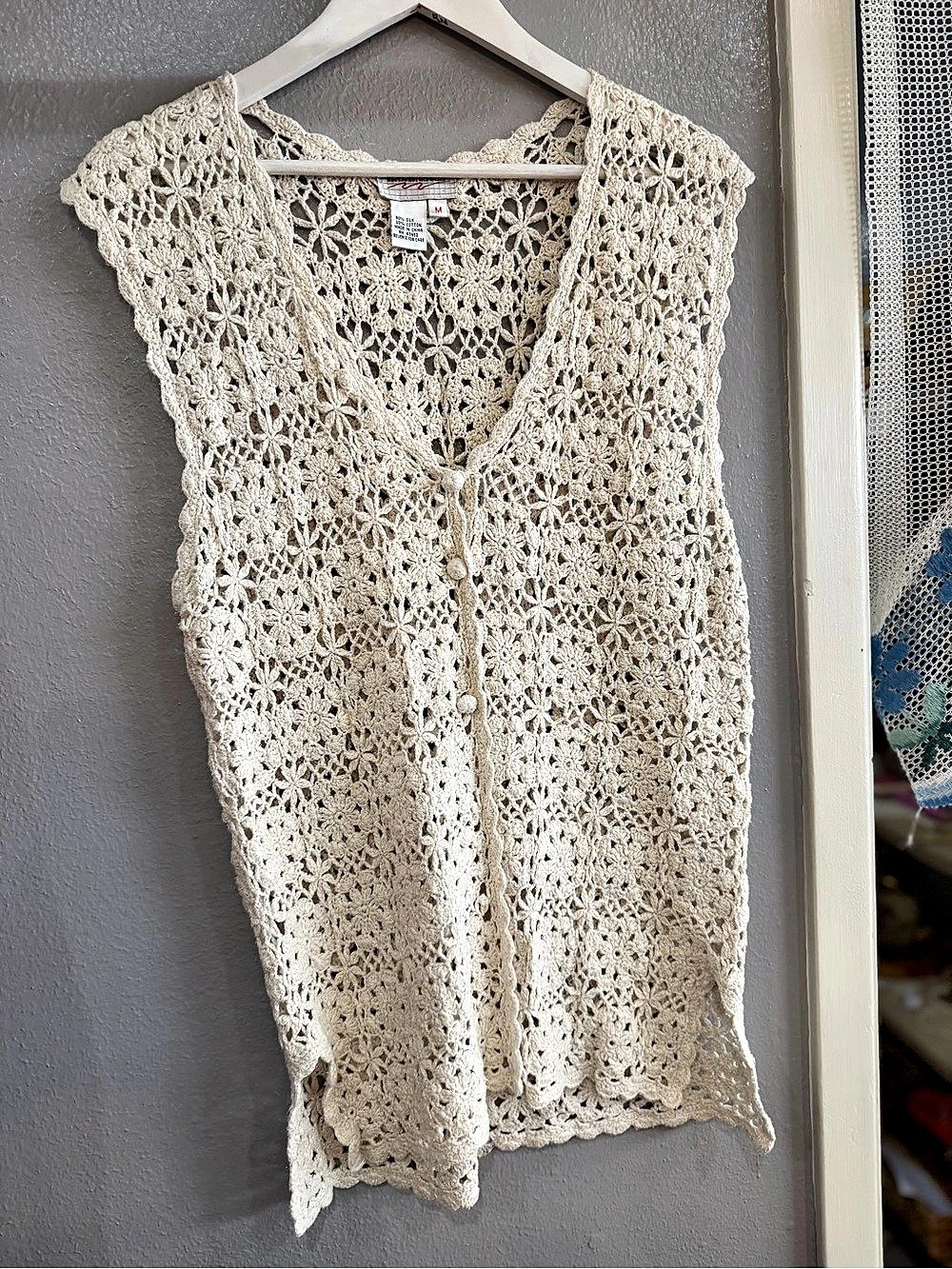 B.G. Basics Crochet Floral Vest Size Medium Like New